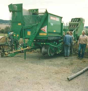 1993 Začátek spolupráce s JCB,