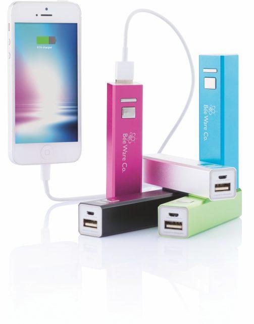 USB výstup 5V/1A umožňuje použitie na akomkoľvek mobilnom telefóne.
