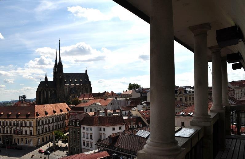 Místní MHD je zapojena do Integrovaného dopravního systému Jihomoravského kraje a přímo dopravně napojuje také některé příměstské obce.
