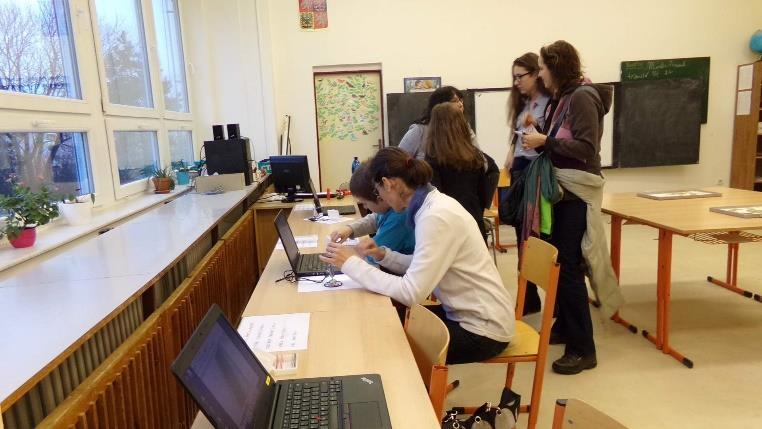1 ÚVODNÍ STRANA Úvodem Milí žáci a učitelé, drazí čtenáři, společně s prvními květy konikleců se objevilo i první vydání našeho školního časopisu.