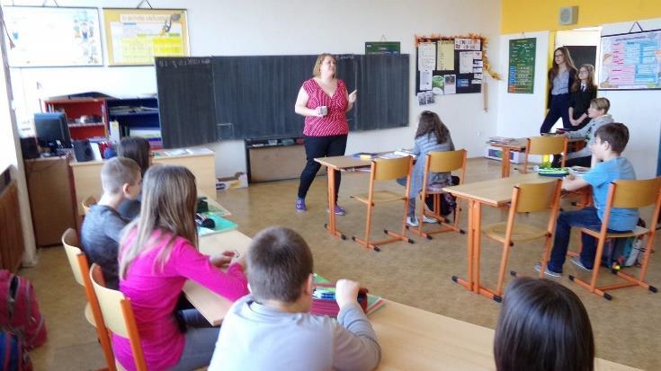 na rozhovor s paní učitelkou Ziembovou, novinky ze školy, tipy na jarní výlety či velikonoční tvoření. Věříme, že naše práce a snaha přinesou ovoce v podobě spokojených čtenářů.