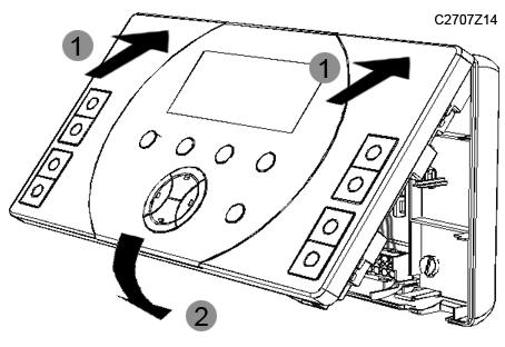 Zptné nasazení pedního krytu s elektronikou Nasate pední ást s elektronikou pibližn v