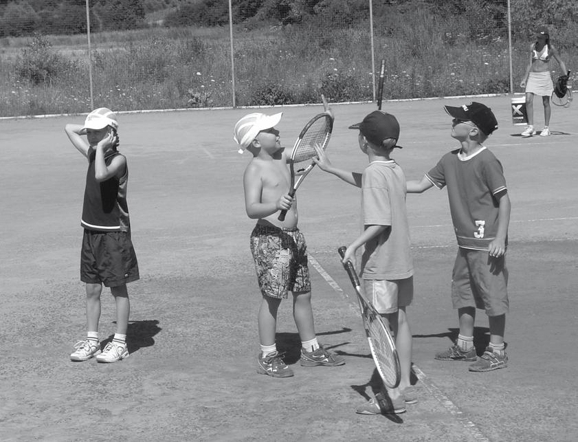 HRAJME TENIS LEPŠIE 23 Výber talentov v tenise Úvodom niekoľko informácií, ktoré s danou témou úzko súvisia.
