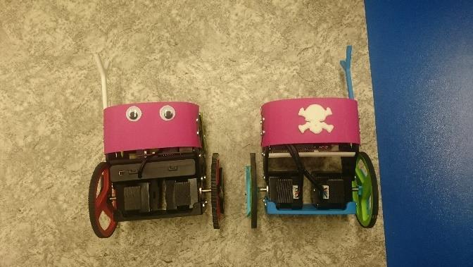Lektor stanovil časový plán výroby pro žáky 2. ročníků. Žáci skládali balancujícího dvoukolého robota.