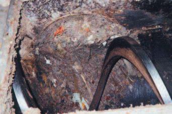 Zpracování shrabků V prvním stupni čištění jsou zpravidla odstraňovány z odpadní vody shrabky pomocí nejrůznějších typů česlí.