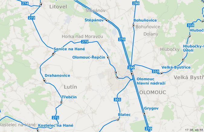 Zbylé železniční tratě slouží především k regionální obsluze území, jsou jednokolejné a neelektrifikované. Komunikaci II/448 křižuje pouze jedna železniční trať č.