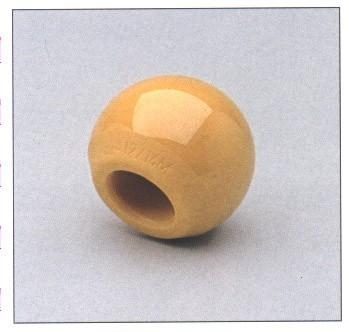 Keramika Výhoda - povrch keramiky je hladší Zanedbatelná tvorba otěrových částic a jejich bioinertnost Nízký otěr