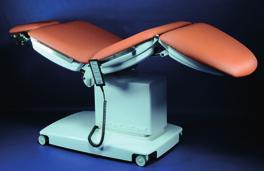 Zákrokový stůl GOLEM 4S má maximální využití pro všechny polohy pacienta, vleže, v sedě, pro zákroky v oblasti hlavy a krku, pro kosmetické zákroky na těle i končetinách, případně i v gynekologické