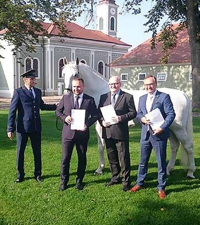 Krajina pro chov a výcvik ceremoniálních kočárových koní v Kladrubech nad Labem jedna z nebytných podmínek pro následné posuzování nominace.