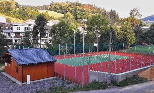 Současně byla také provedena přeložka vysokého napětí do země, které vedlo nad hřištěm s nákladem 728 tis. Kč. Z toho bylo 50% hrazeno dotací z fondu Významných projektů Olomouckého kraje.