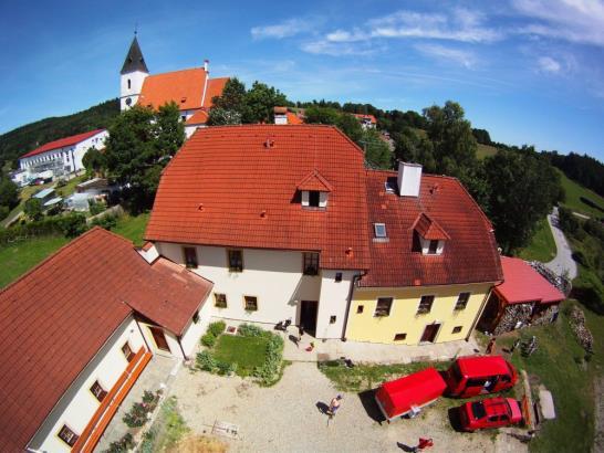 Kromě uvedených akcí se snažíme poskytnout technické zázemí DCŽM Ktiš i personální pomoc k pořádání akcí pro děti a mládež jiným subjektům či