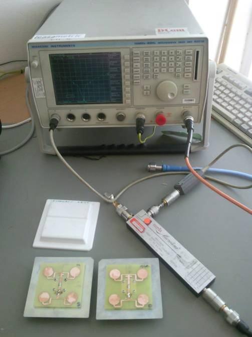 5.3 Použité přístroje Pro měření činitele odrazu byly použity následující přístroje Obr. 5.10 1. 10MHz 8GHz microwave test set 6210B Marconi Instrument STK34777 2.