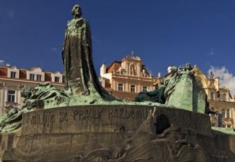 proti dekretům koncilu; písemný protest 425