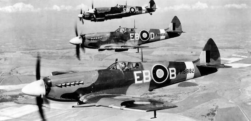 6.1 Stíhací letouny Stíhací letouny byly často vybaveny výkonnými leteckými kulomety nebo kanony jejichž náboje dokázali mnohdy zničit vlak nebo i hůře pancéřovaná vojenská vozidla.