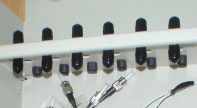 optického rozvaděče (obr. 4.11). Obr. 4.11 ST adaptery a propojení s ST pigtaily 6.