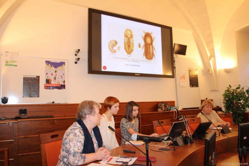 c) konference Žákovská ekologická konference v Praze 3. 11. 2016 konference se konala pod záštitou UNESCO a organizátor byl KEV, místo konání MŠMT Praha. Naši školu reprezentovaly dvě žákyně 9.
