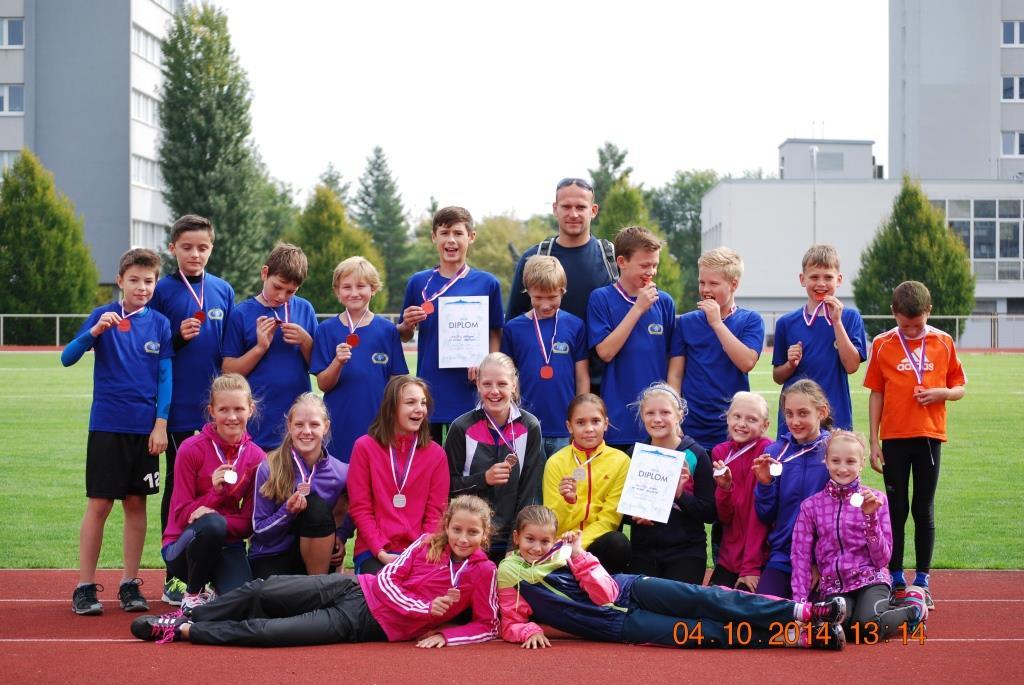 PŘESPOLNÍ BĚH Ve středu 1.10.2014 se uskutečnilo okresní kolo v přespolním běhu kategorií I. - V., tedy pro základní i střední školy.