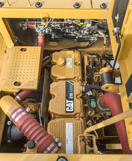 Motor Cat C15 ACERT splňuje emisní normy EU IV, aniž by systém emisí způsoboval přerušování prováděných prací. Stačí nastartovat motor a začít pracovat.
