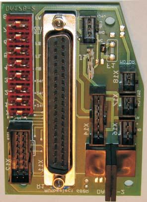 10.1 Vývody na konektory desky tištěných spojů - elektromagnetická varianta Popis konektorů rozvodné desky DA178-2 (9850 688001) X11 - hlavní propojovací kabel do řídicí jednotky X12 - tlačítkový