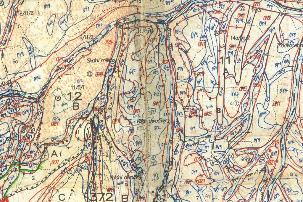 Příloha 5c: Srovnání lesnicko-typologického mapování z různých období různými autory a různými jednotkami Chlum u Dobrušky: ÚHUL (MIKESKA) 2001, 2009 (2C3 = vysýchavá buková doubrava s válečkou prap.