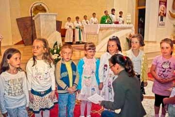 10 / Zákamenčan č. 2 zo života deti materskej školy Marec Júl 2010 Ďakovná svätá omša detí z MŠ Zákamenné Oravice v kostole sv.