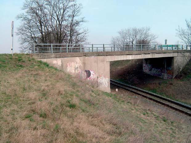 STAVEBNÍ KONSTRUKCE STRUCTURES dexu spolehlivosti β t a pravděpodobnosti poruchy p ft jsou uvedeny v tab. 1 a v příslušných normativních předpisech, např. [7].