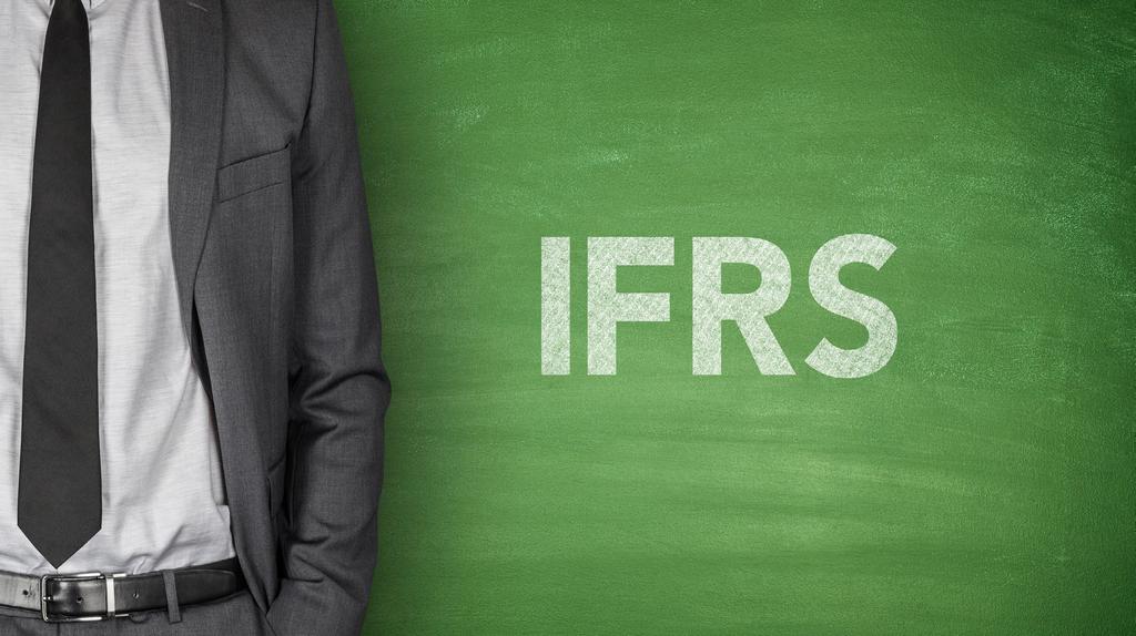 Účtovníctvo Schvaľovanie IFRS v Európskej únii Európska poradná skupina pre finančné výkazníctvo (EFRAG) dňa 10. novembra 2017 aktualizovala správu, v ktorej sa uvádza stav schvaľovania IFRS, t. j.