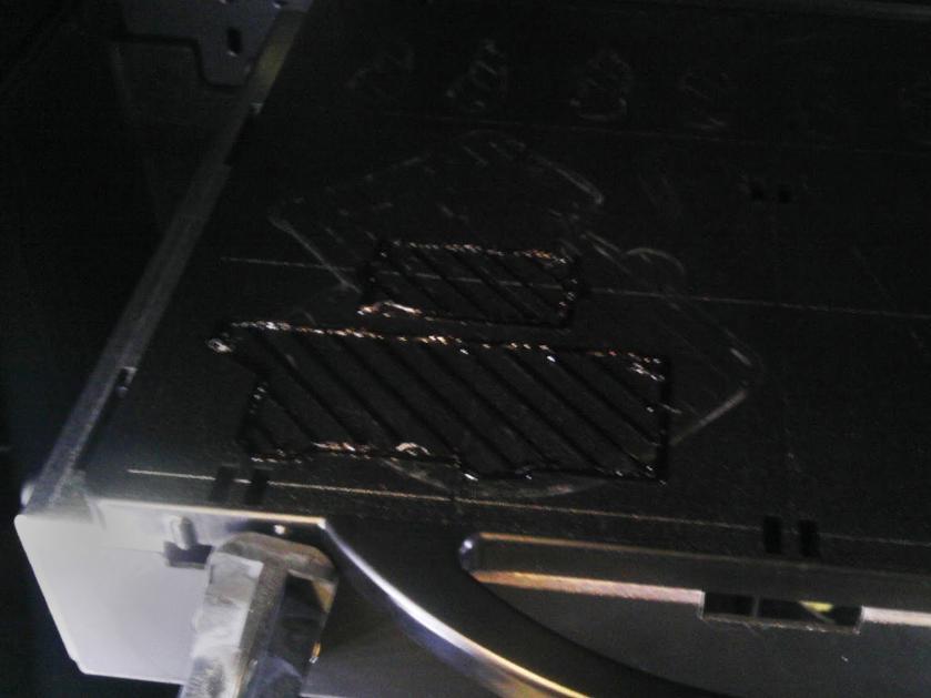 3D TISK PŘÍPRAVKŮ POMOCÍ METODY FDM 5.3 PROCESSING V této části probíhá proces tisku prototypů na 3D tiskárně, odhadovaná doba tisku byla 1 hodina a 13 minut.