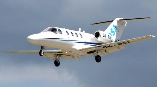 Incident Cessna 525 - pokračování Na dotaz ATC, jestli je podvozek vysunut a zajištěn, posádka odpověděla kladně a z tohoto důvodu také nevyhlásila nouzi.