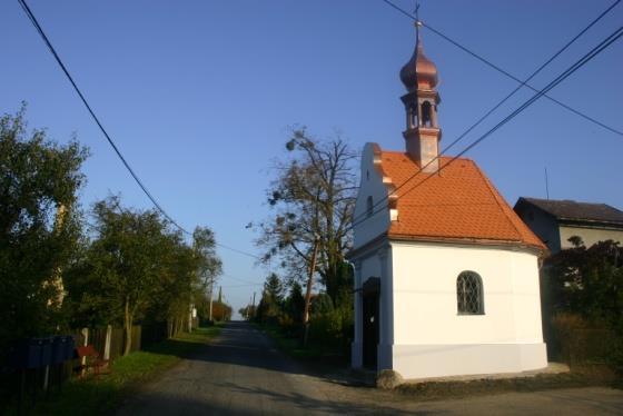 Obnova kaple v Hraběticích Obec Jeseník nad Odrou Cílem projektu byla celková oprava kaple.