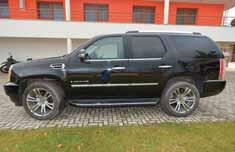 Strana 28 www.inzertexpres.cz č. 6161 / 8. prosinec 2017 CADILLAC ESCALADE 6.2 V8 Koupím auto na splátky např.