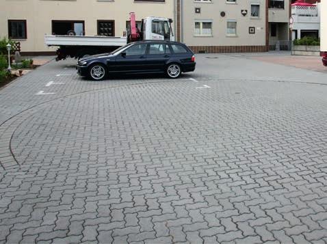 vplyvom Štruktúra: dvojvrstvová, vibrolisovaná : 6, 8 alebo 10 cm Hmotnosť: cca 130/180/237 kg/m² V prípade potreby polovičných a krajových prvkov je možné použiť tvarovky Univerzál.