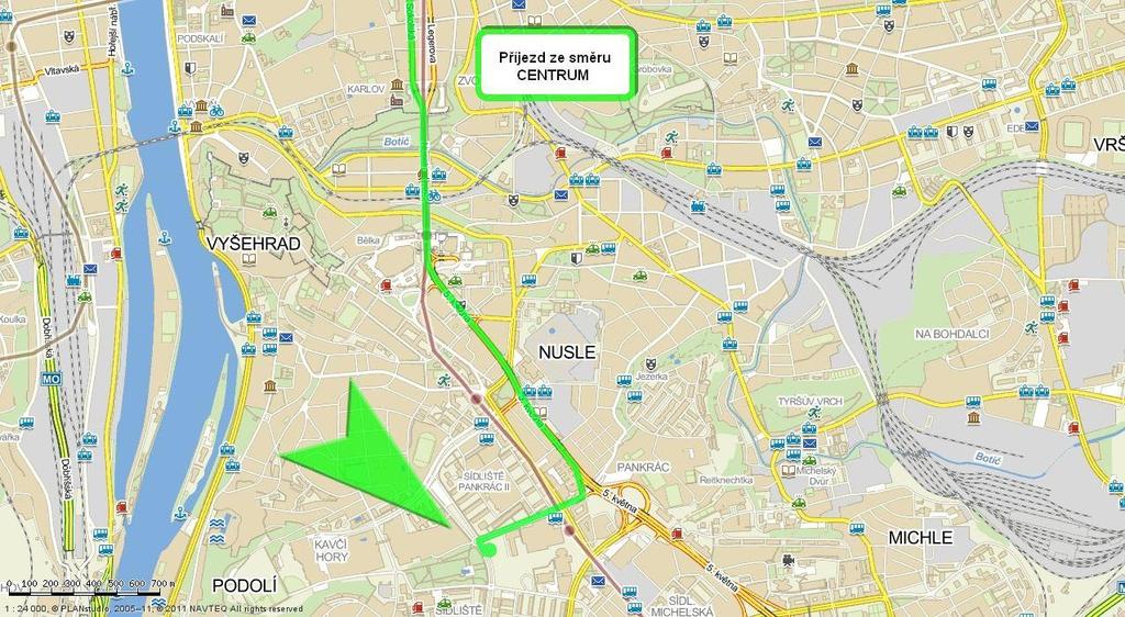 Přibližně po 9 km po vjezdu do Prahy je po levé straně budova vodárny následným sjezdem za vodárnou na ulici Na stříži a dále podle detailního