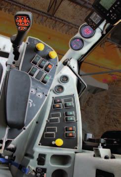 Ovládací konzole je integrována do loketní opěrky, která se pohybuje zároveň s ergonomickou sedačkou řidiče. Všechny ovládače byly umístněny s pečlivým uvážením a s ohledem na ergonomii pracoviště.