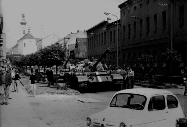 Srpen 2018 Muzeum krajky Vamberk VIII. Vamberák 24. 8. Festival Osmý ročník již tradičního festivalu alternativní hudby Vamberák proběhne na zahradě MKV. Pořádá STU-ART o. s. (do 26.