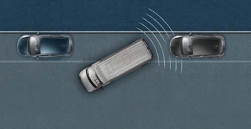 Dálkově ovládaný alarm využívající pohybové snímače chrání před nevítanou návštevou kabinu vozu, zavazadlový i motorový prostor (výbava na přání). Zástěrky.