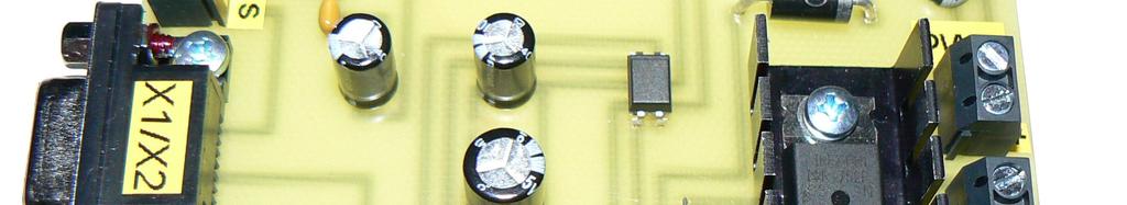 Celé schéma komunikační jednotky je rozděleno na tři části: obvod napájení čidla, budící obvod motorku a obvod napájení displaye.