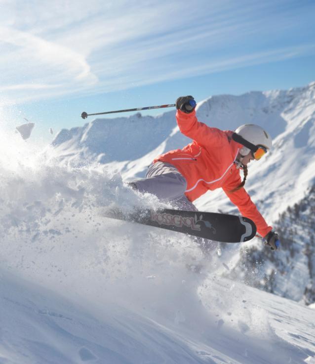 Sportovní aktivity Souhrn bohaté nabídky sportů zahrnutých ve Vašem balíčku Skupinové lekce: Lyžování (od 4 let) Snowboarding (od 8 let) Snow Garden (pro nejmenší) Speciální teens lyžařský program