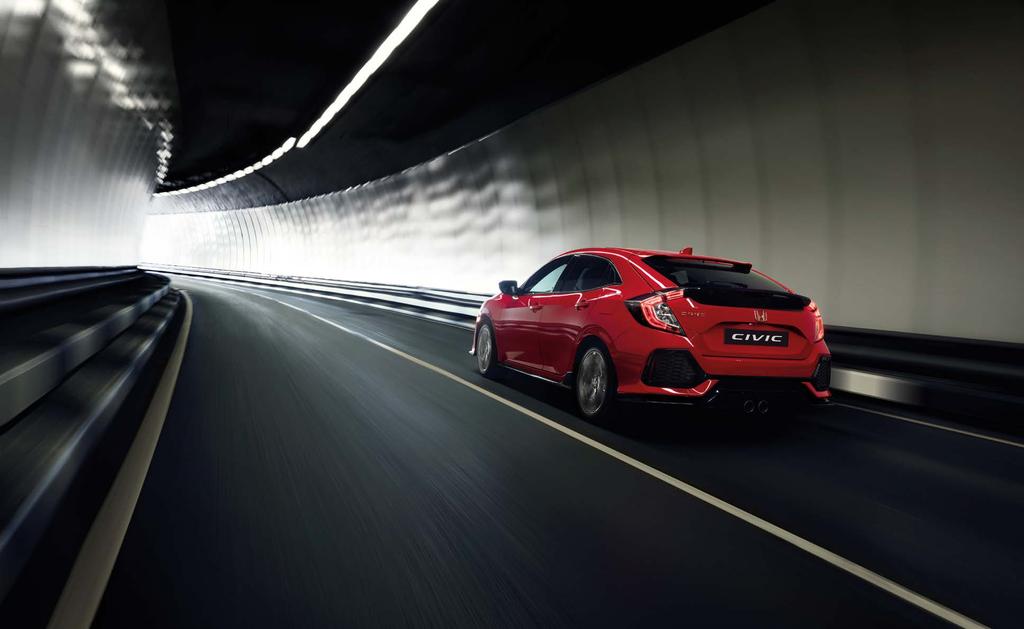 Vyobrazen je model Civic 5D s motorem 1.