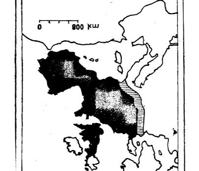 10. Rozšířeni dvou poddruhů: vrány obecné černé (Corvus corone corone - černé) a vrány obecné šedé (Corvus corone cornix - bíle), v Evropě.