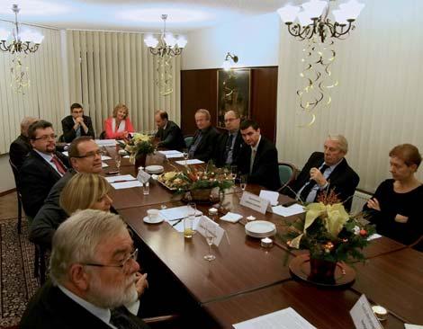 Prosinec 2014 První řádné zasedání výkonného výboru v novém složení se uskutečnilo 1. prosince. Výkonný výbor schválil předsedy a místopředsedy jednotlivých odborných výborů komory.