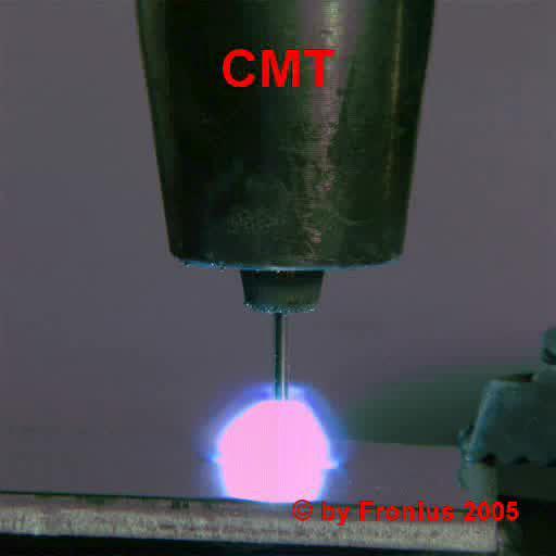 Porovnání procesu CMT a pulsního přenosu CMT MIG pulsed arc I S = 81 A U S =11,2 V