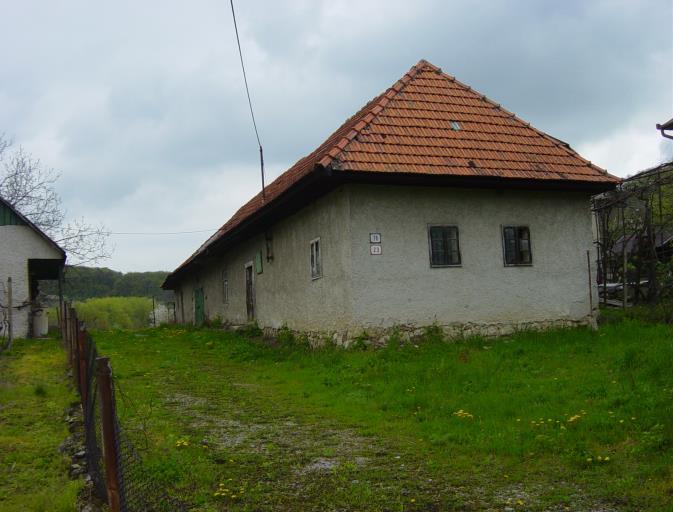 NA POZEMKU VEDĽA REFORMOVANÉHO KOSTOLA, POHĽAD OD