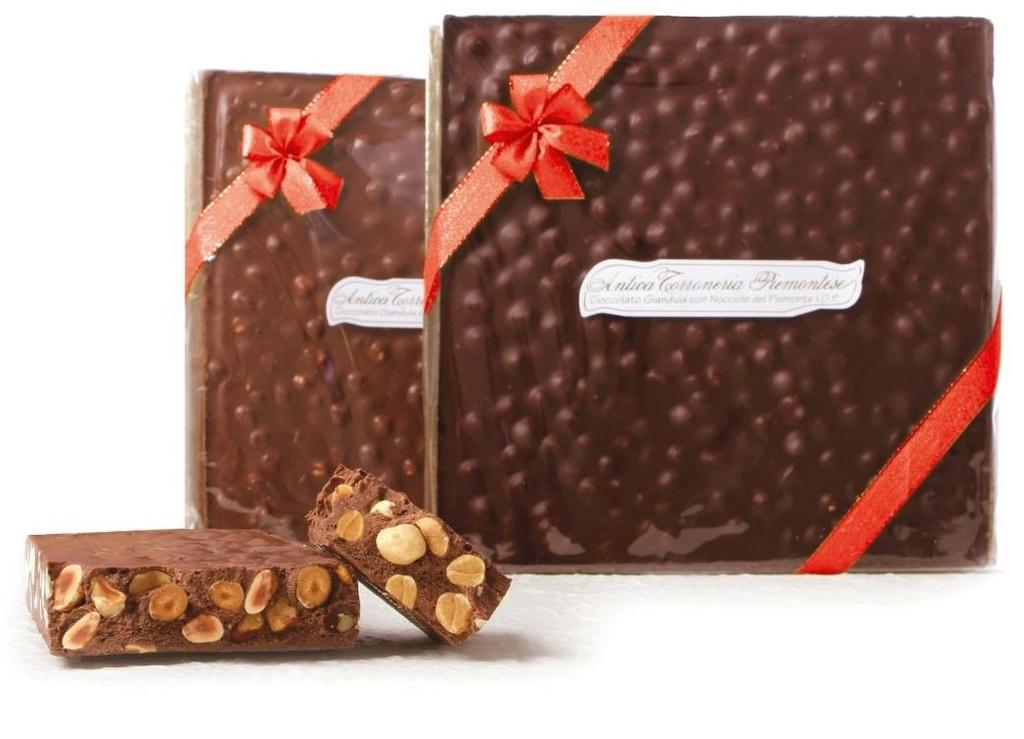 T0604401700 - ČOKOLÁDA GIANDUJA Tabulka čokolády gianduja s oříšky 170 g Rozměr: cm 13 x 1 x 11,5 h Art.