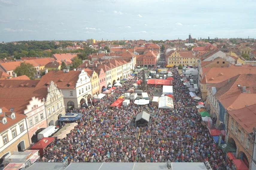 Počasí Dočesné přálo a kulturní program, pivovary i dobré jídlo přilákaly společně desetitisíce návštěvníků.