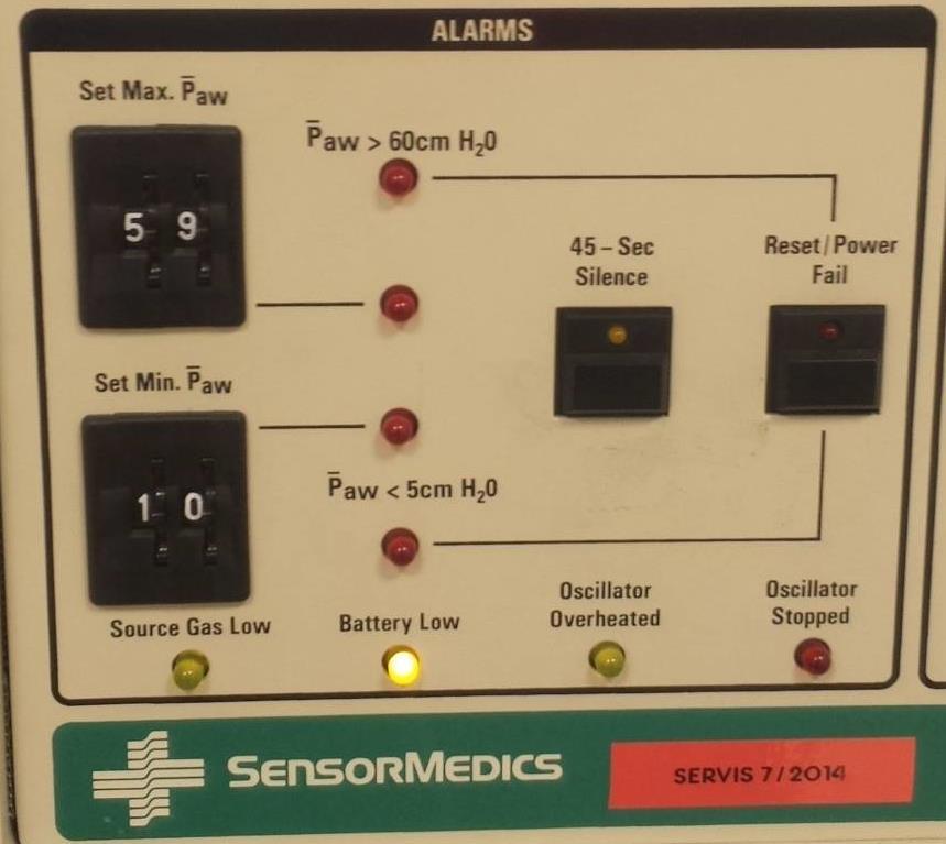 Obr. 7: Hlavní panel oscilátoru - alarmy. Foto- dokumentace autora 4.2 Mechanické testovací plíce 5600i Model 5600i firmy Michigan instruments, zobrazený na Obr.