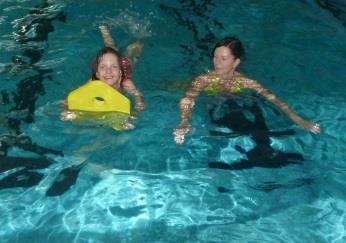 Plavání Výcvik pro děti a mládež se zdravotním postižením s přítomností rodičů nebo asistentů.
