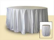 Ubrus je vhodný na zakrytí jednoho nebo více stolů, včetně boků, až k zemi. Není nutné použít skirtingu (sukně) až k zemi. Vyčištění ubrusu je již v ceně.
