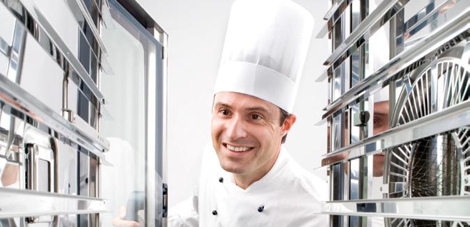 PROFESIONÁLNÍ PROSTŘEDKY Produkty pro mytí, čištění a pravidelnou údržbu nejnáročnějších stravovacích provozů.