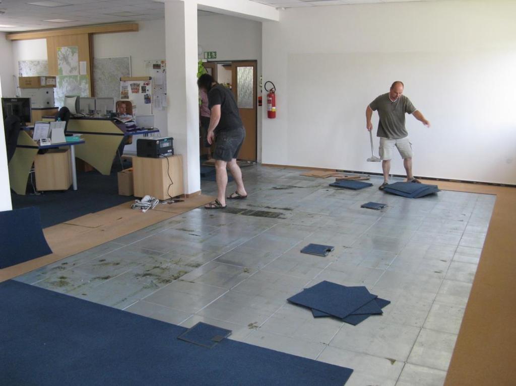 V roce 2012 probíhala výměna podlahy sejmutí starého zátěžového koberce